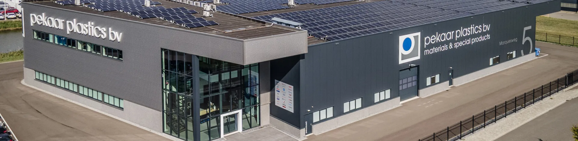 Pekaar Plastics pand